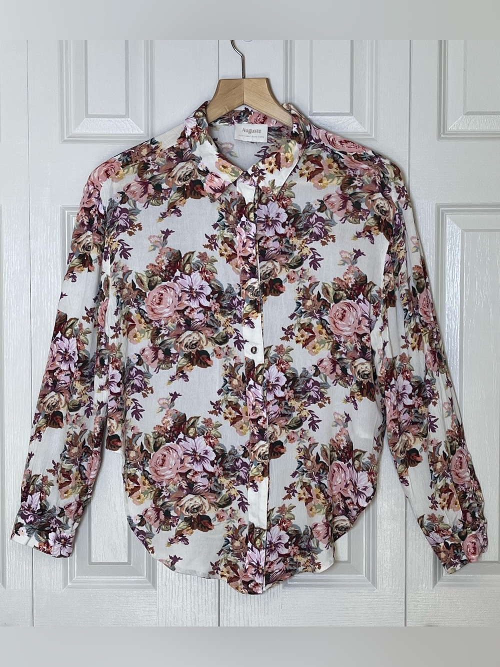 Auguste Floral Button-Front Blouse | Tie-Front
Styling Romantic/Boho Size 8